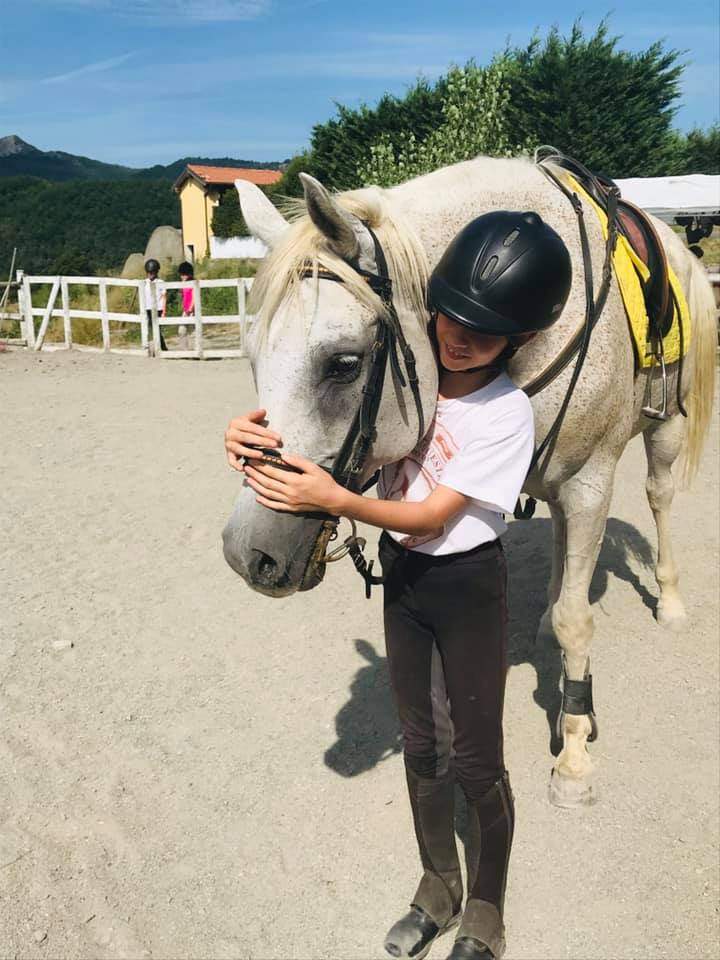 bambino con cavallo al circolo ippico cà del vento